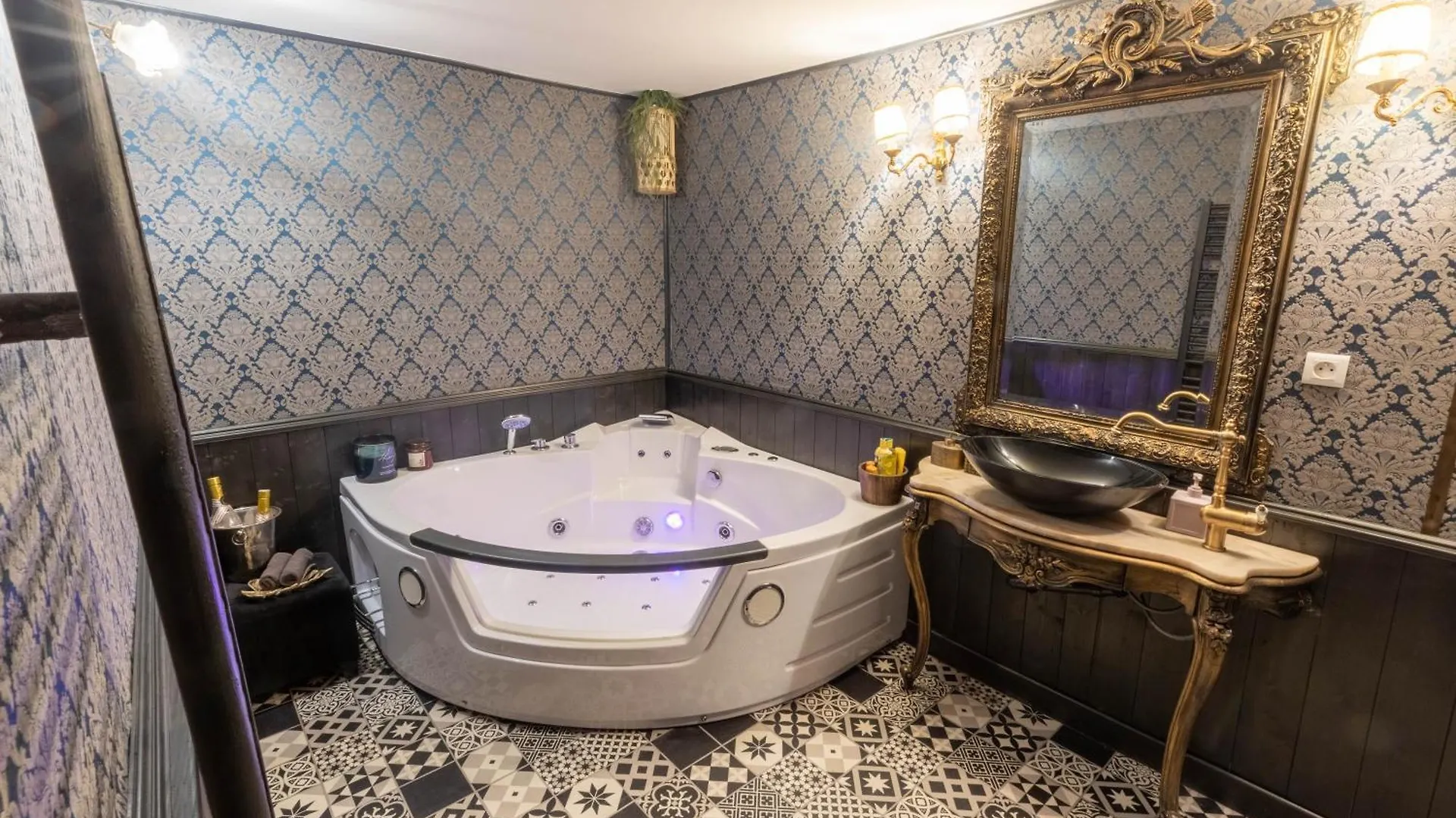 Eiffel Tower Area Apartment Paris